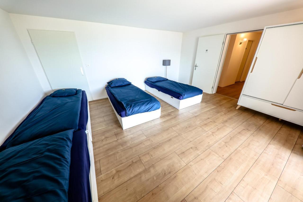 Young Backpackers * Lucerna