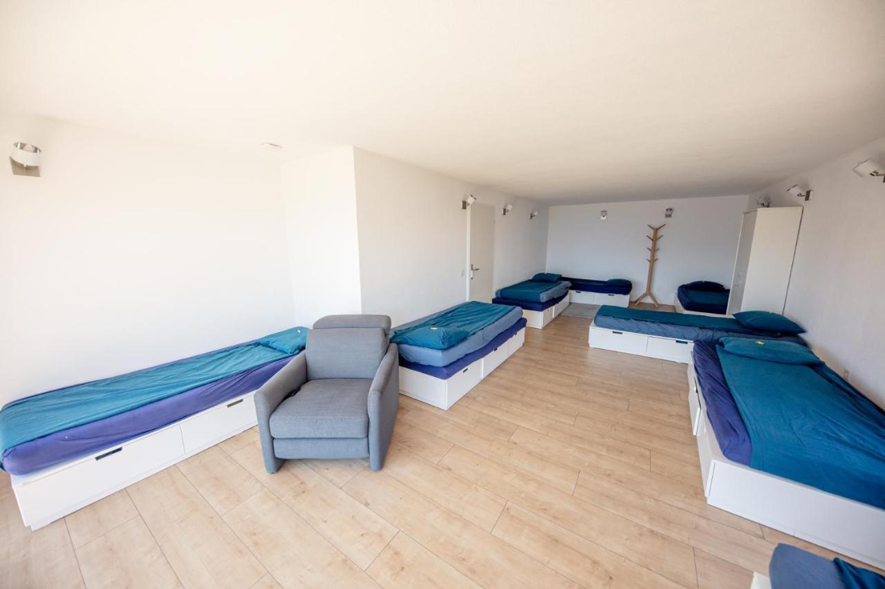 Young Backpackers Hostal *
